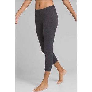 PRANA Dark Gray Breathe Capri Leggings
